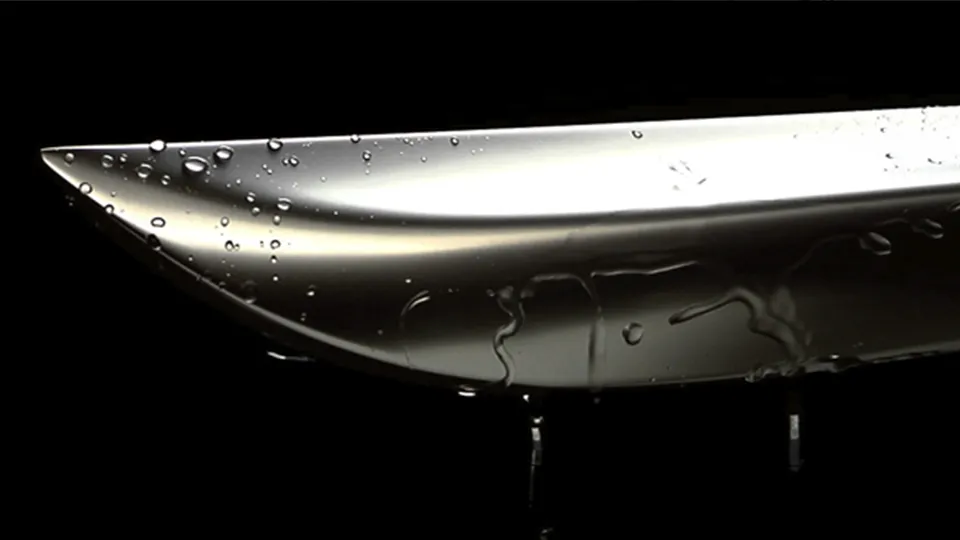 Standbild aus dem Imagefilm: Aluceram – Der Maßstab für Oberflächen aus Aluminium