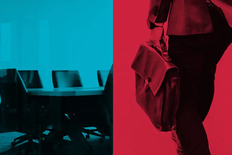 Beispiel Bildgestaltung, ein zweigeteiltes Bild. Links ein Besprechungstisch mit Stühlen, eingefärbt in schwarz/petrol. Rechts eine Hand mit Aktentasche, eingefärbt in schwarz/rot.