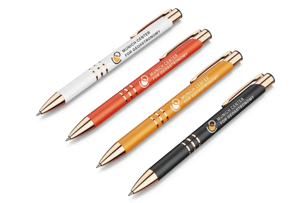 Stifte mit dem Logo des Munich Center for Geoastronomy